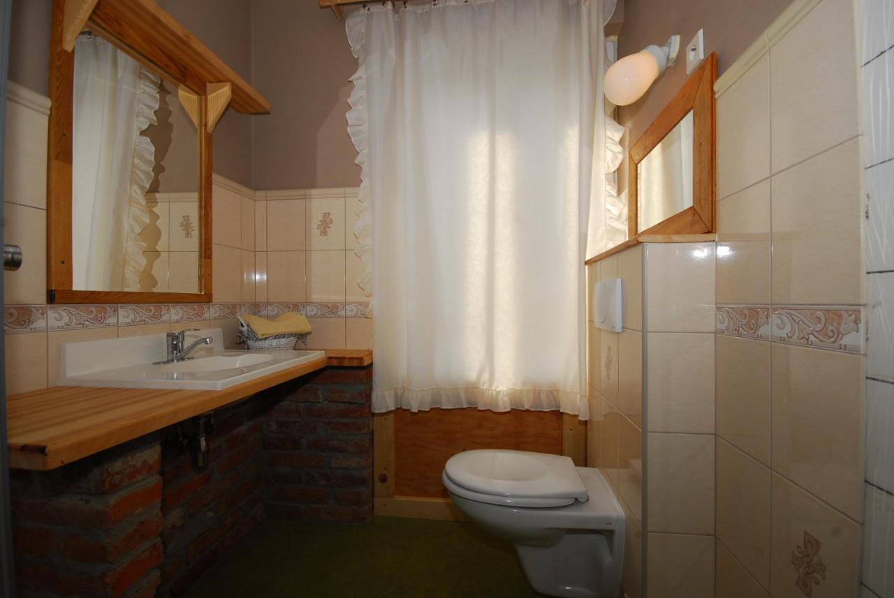 Bed and Breakfast Privat Henry Ліптовський Мікулаш Екстер'єр фото