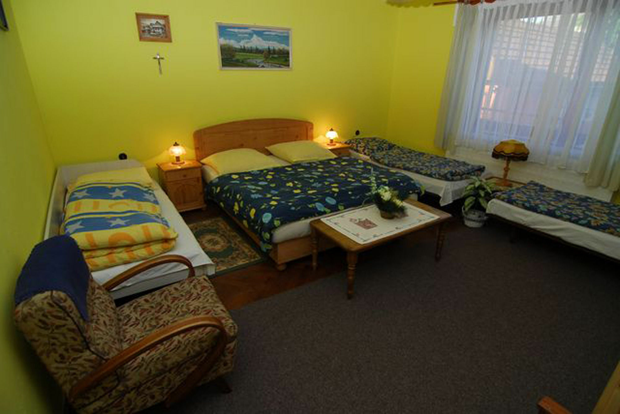 Bed and Breakfast Privat Henry Ліптовський Мікулаш Екстер'єр фото