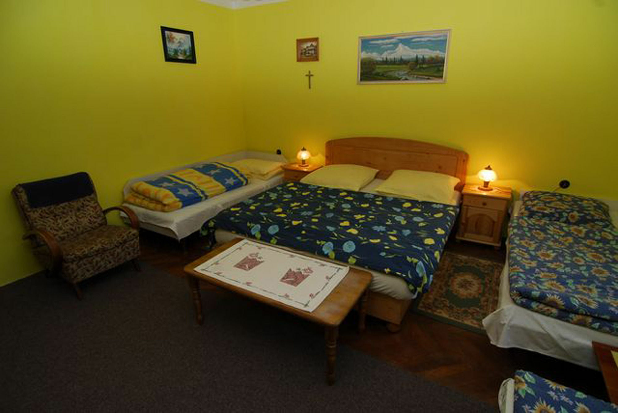 Bed and Breakfast Privat Henry Ліптовський Мікулаш Екстер'єр фото